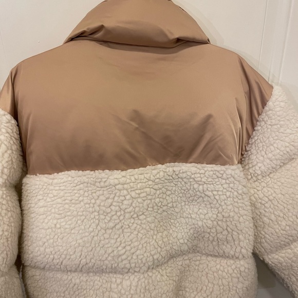 Abercrombie & Fitch Puffer Coat - Picture 5 of 11